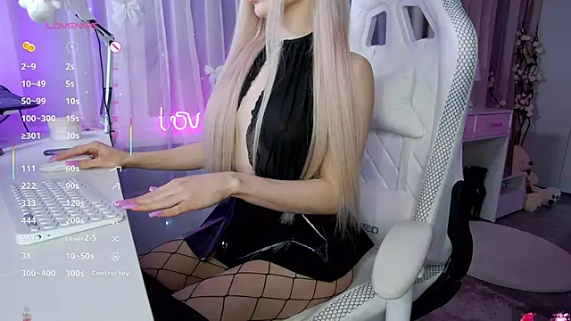 Snapshot of my--Polina chatting on 17, 10, 2025 my--Polina online show from 17, 10, 2025