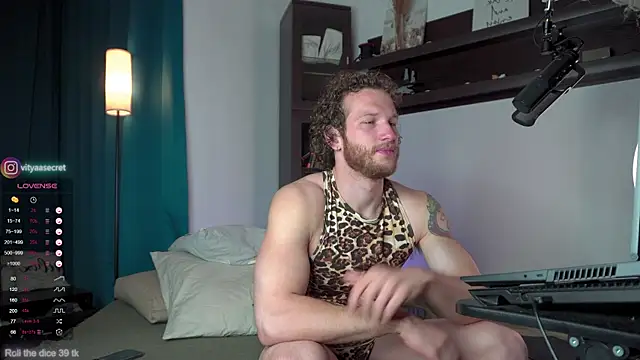 VIktorSecret online show from 2, 10, 2025