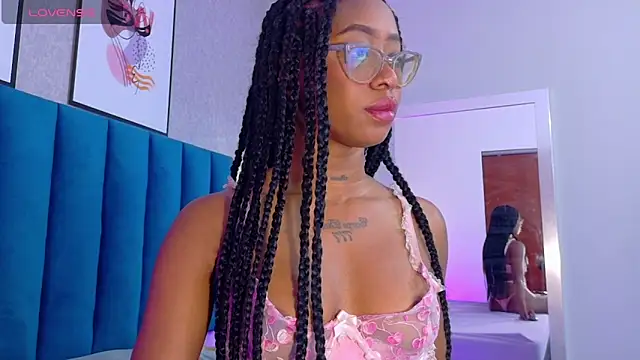 MiaMidnnightt online show from 27, 4, 2026