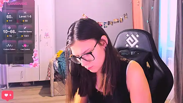 MollyLollipop online show from 19, 12, 2025