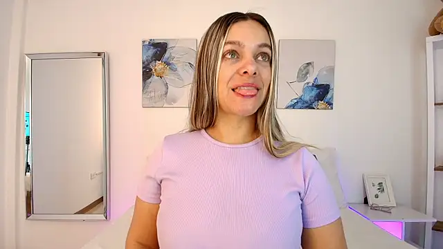 Isabella Harley online show from 28, 4, 2026