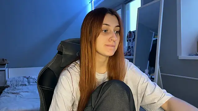 Snapshot of Uniarten chatting on 3, 2, 2025 Uniarten online show from 3, 2, 2025