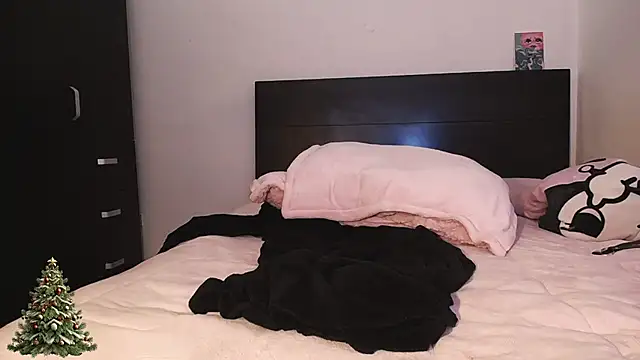 Snapshot of MARIANADIRTY chatting on 4, 1, 2025 MARIANADIRTY online show from 4, 1, 2025