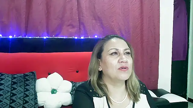 Snapshot of yayita_mature chatting on 6, 1, 2025 yayita mature online show from 6, 1, 2025