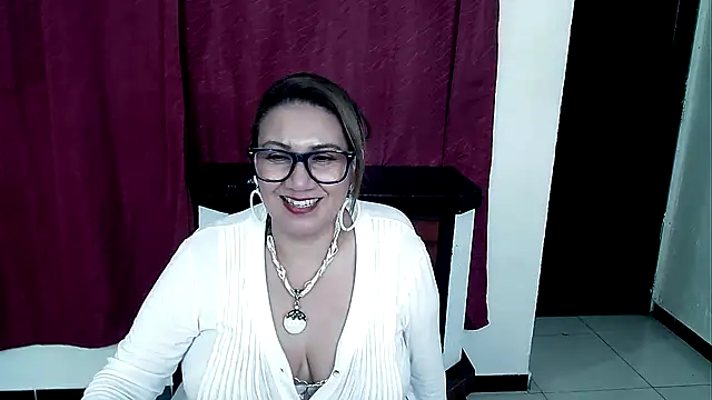 Snapshot of yayita_mature chatting on 1, 2, 2025 yayita mature online show from 1, 2, 2025