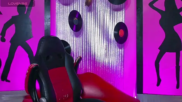 nickyminach  online show from 23, 4, 2026