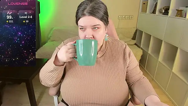 Snapshot of PlumPie chatting on 2, 1, 2025 PlumPie online show from 2, 1, 2025