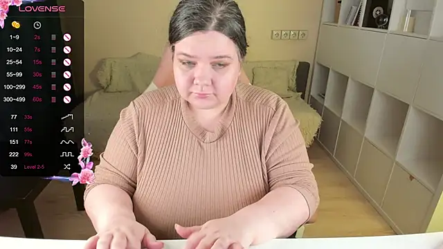 Snapshot of PlumPie chatting on 31, 10, 2025 PlumPie online show from 31, 10, 2025