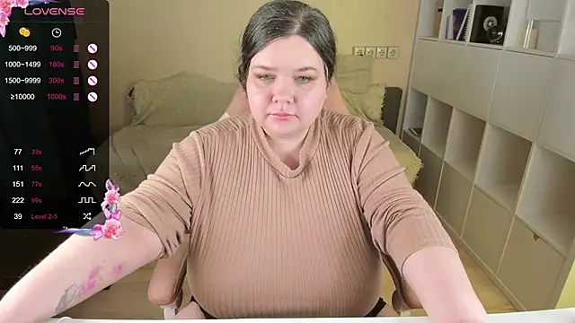 Snapshot of PlumPie chatting on 10, 11, 2025 PlumPie online show from 10, 11, 2025