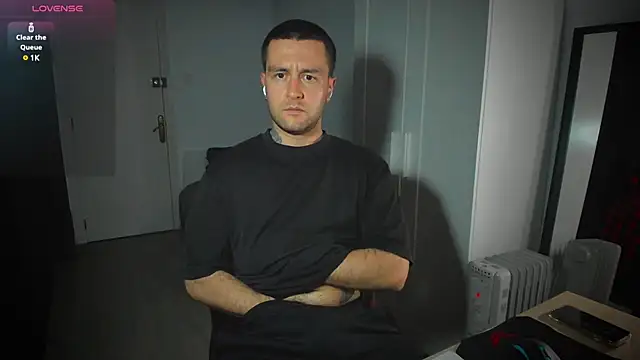 Snapshot of HonestAndrew chatting on 2, 2, 2025 HonestAndrew online show from 2, 2, 2025