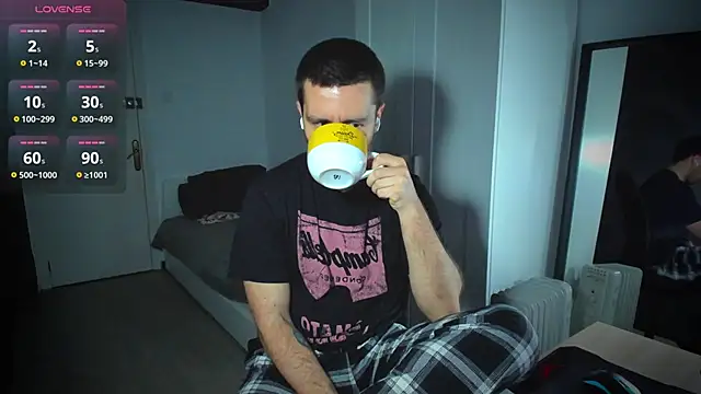 Snapshot of HonestAndrew chatting on 17, 2, 2025 HonestAndrew online show from 17, 2, 2025