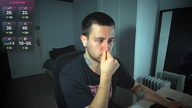 Snapshot of HonestAndrew chatting on 17, 2, 2025 HonestAndrew online show from 17, 2, 2025