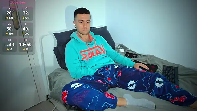 Snapshot of HonestAndrew chatting on 26, 2, 2025 HonestAndrew online show from 26, 2, 2025