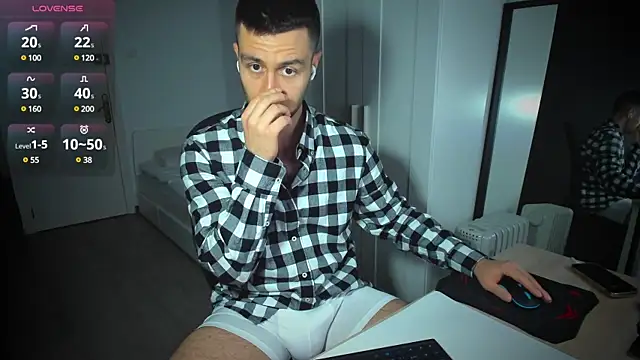 Snapshot of HonestAndrew chatting on 3, 3, 2025 HonestAndrew online show from 3, 3, 2025