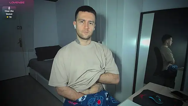 Snapshot of HonestAndrew chatting on 12, 3, 2025 HonestAndrew online show from 12, 3, 2025