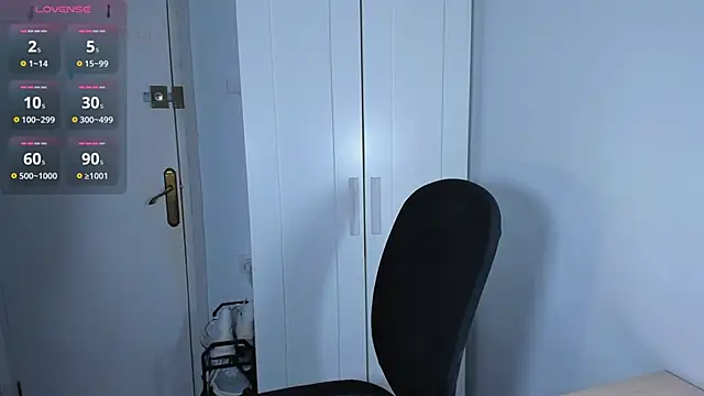 Snapshot of HonestAndrew chatting on 20, 10, 2025 HonestAndrew online show from 20, 10, 2025