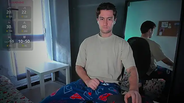 Snapshot of HonestAndrew chatting on 28, 10, 2025 HonestAndrew online show from 28, 10, 2025