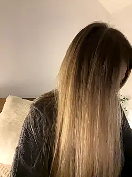 Snapshot of Eva_Ryen chatting on 4, 10, 2025 Eva Ryen online show from 4, 10, 2025