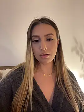 Snapshot of Eva_Ryen chatting on 2, 12, 2025 Eva Ryen online show from 2, 12, 2025