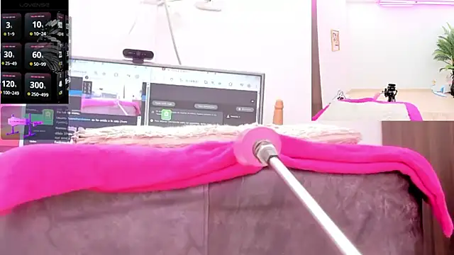 Paulina Davis  online show from 26, 4, 2026