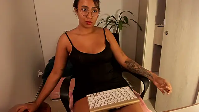 Victoriasant online show from 22, 2, 2025