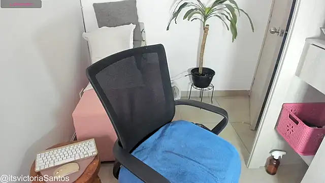 Victoriasant online show from 19, 10, 2025