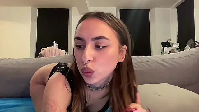 Snapshot of onefire56 chatting on 2, 1, 2025 onefire56 online show from 2, 1, 2025