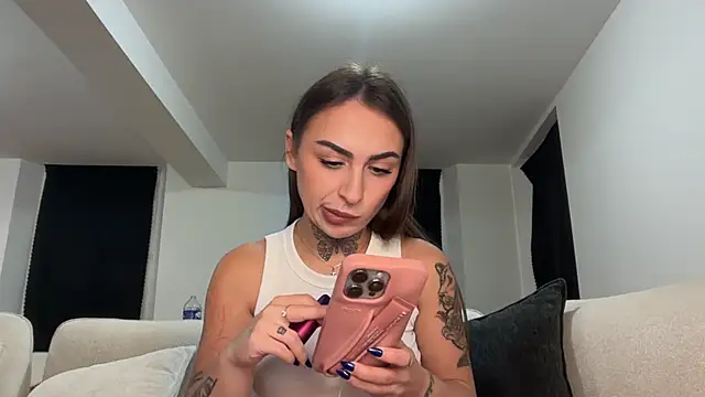 Snapshot of onefire56 chatting on 20, 11, 2025 onefire56 online show from 20, 11, 2025