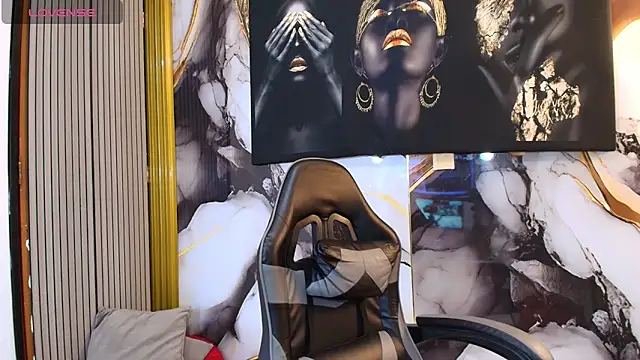 LizzRouse online show from 11, 4, 2026