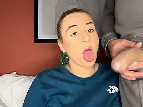 Snapshot of Strongqueen chatting on 7, 12, 2024 Strongqueen online show from 7, 12, 2024