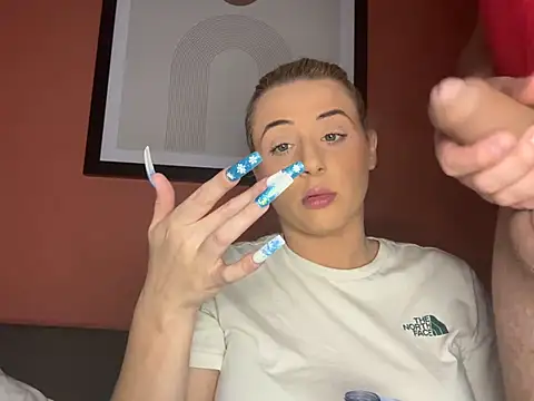 Snapshot of Strongqueen chatting on 8, 12, 2024 Strongqueen online show from 8, 12, 2024