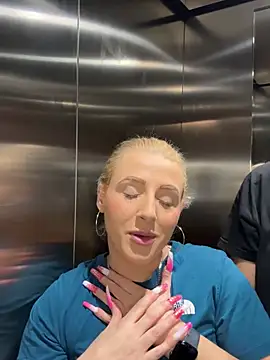 Snapshot of Strongqueen chatting on 9, 1, 2025 Strongqueen online show from 9, 1, 2025