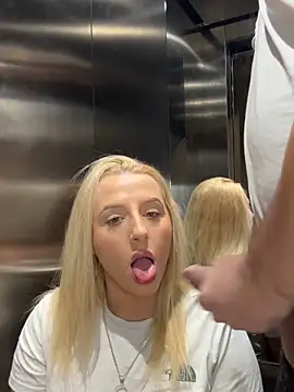 Snapshot of Strongqueen chatting on 12, 1, 2025 Strongqueen online show from 12, 1, 2025