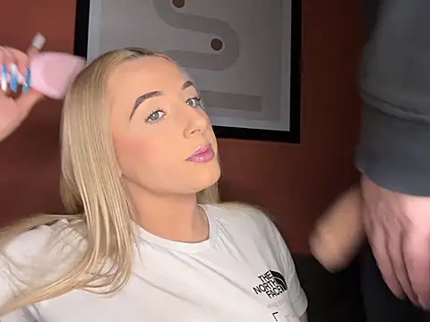 Snapshot of Strongqueen chatting on 15, 3, 2025 Strongqueen online show from 15, 3, 2025