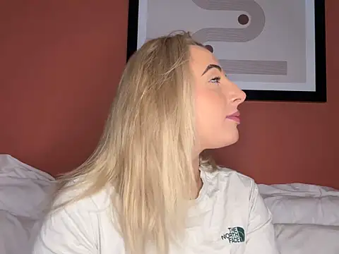 Snapshot of Strongqueen chatting on 16, 3, 2025 Strongqueen online show from 16, 3, 2025