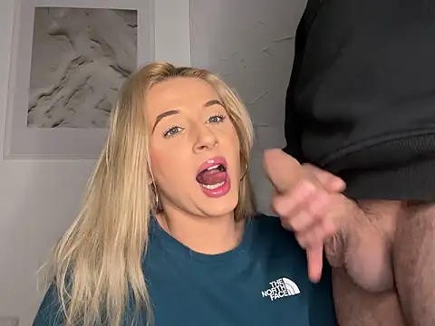 Snapshot of Strongqueen chatting on 21, 3, 2025 Strongqueen online show from 21, 3, 2025