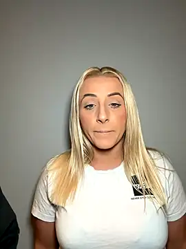 Snapshot of Strongqueen chatting on 12, 10, 2025 Strongqueen online show from 12, 10, 2025