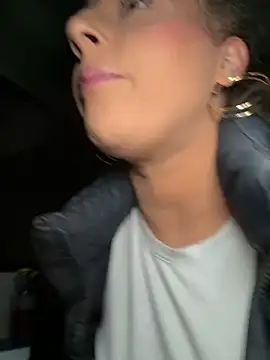 Snapshot of Strongqueen chatting on 9, 11, 2025 Strongqueen online show from 9, 11, 2025