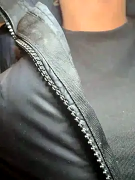 Snapshot of Strongqueen chatting on 17, 11, 2025 Strongqueen online show from 17, 11, 2025