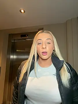 Snapshot of Strongqueen chatting on 11, 1, 2026 Strongqueen online show from 11, 1, 2026