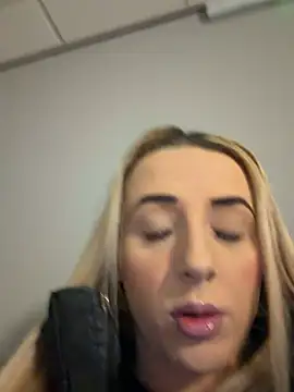 Snapshot of Strongqueen chatting on 12, 2, 2026 Strongqueen online show from 12, 2, 2026