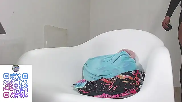 Upskirt Squirt96 online show from 11, 9, 2025