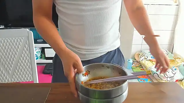 guozuo online show from 15, 9, 2025