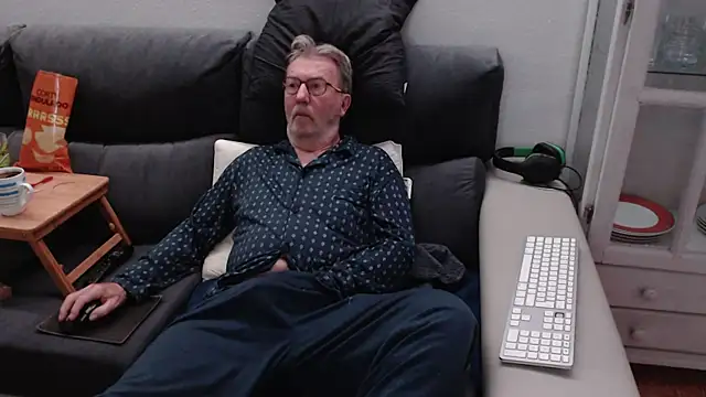 Nudelschwanz online show from 9, 3, 2025