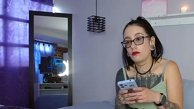 Snapshot of evaa-hall chatting on 2, 6, 2026 evaa-hall online show from 2, 6, 2026