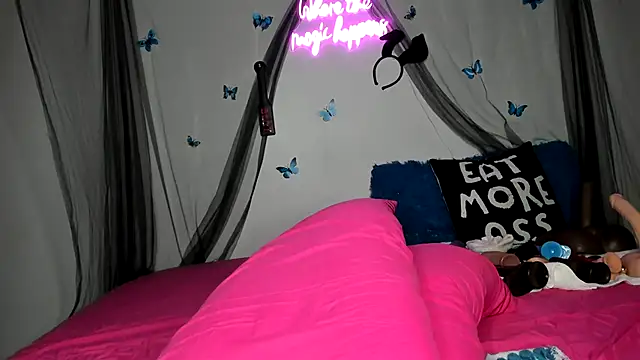 Snapshot of ThickAssRena chatting on 31, 12, 2024 ThickAssRena online show from 31, 12, 2024