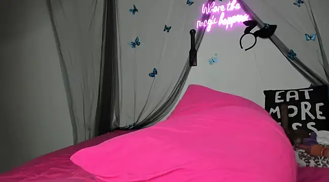 Snapshot of ThickAssRena chatting on 11, 1, 2025 ThickAssRena online show from 11, 1, 2025