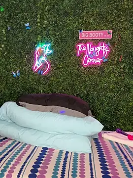 Snapshot of ThickAssRena chatting on 7, 2, 2026 ThickAssRena online show from 7, 2, 2026