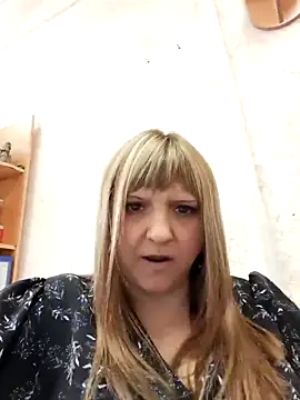 Snapshot of Office_Albertina chatting on 4, 3, 2025 Office Albertina online show from 4, 3, 2025