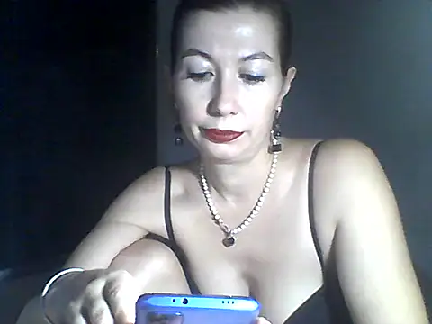 Snapshot of Olesja chatting on 23, 11, 2025 Olesja online show from 23, 11, 2025
